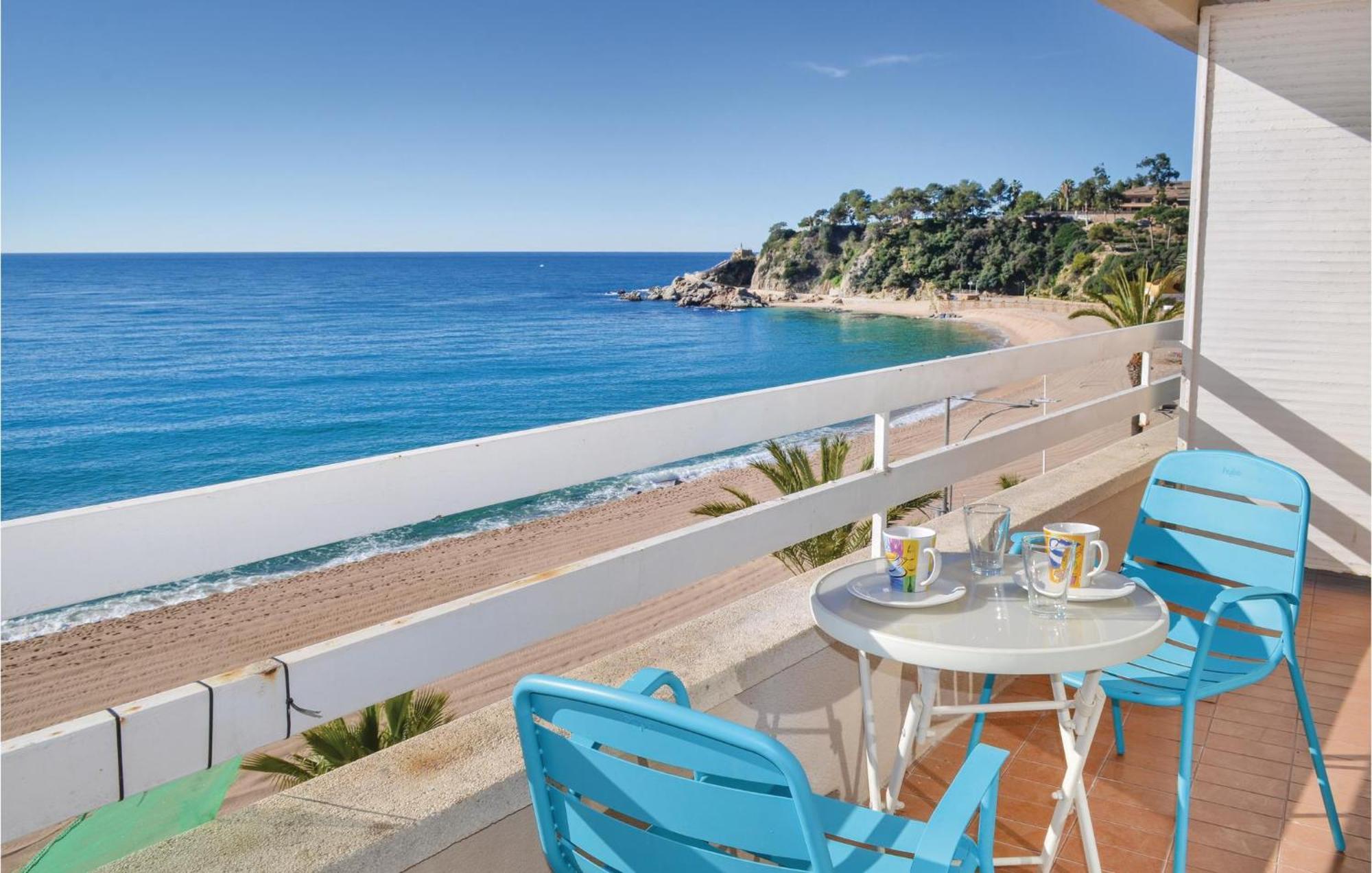 Appartement 3 Bedroom Beautiful In Lloret de Mar